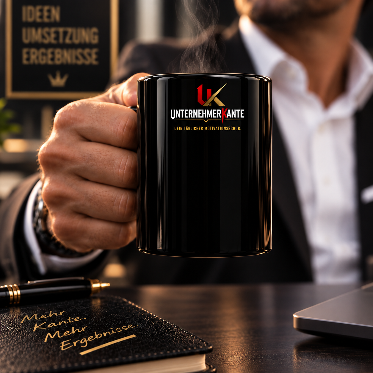 Glänzende schwarze Unternehmerkante Tasse mit personalisierbarem Tages-Spruch
